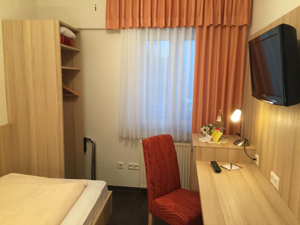 Hotel Rose Heidelberg Inklusive Fruehstueck & Saunanutzung Bilik gambar