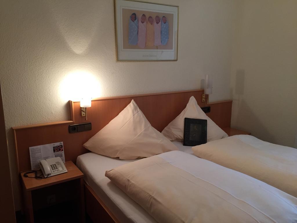 Hotel Rose Heidelberg Inklusive Fruehstueck & Saunanutzung Luaran gambar
